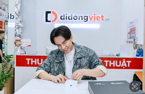 DI ĐỘNG VIỆT – “THẢM ĐỎ SHOWBIZ VIỆT” MỖI LẦN RA MẮT DÒNG IPHONE MỚIDI ĐỘNG VIỆT – “THẢM ĐỎ SHOWBIZ VIỆT” MỖI LẦN RA MẮT DÒNG IPHONE MỚI – Trend VietNam