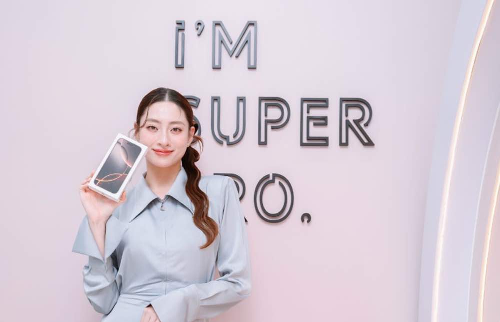 Lương Thuỳ Linh đu trên iPhone 16 – Trend VietNam
